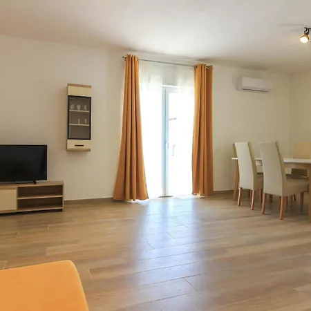 Будинок відпочинку Mit Privatpool Fuer 7 Personen Ca 120 Qm In Medulin, Istrien Suedkueste Von Istrien Пула