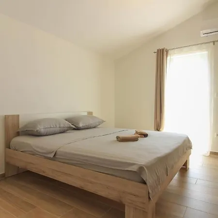 Mit Privatpool Fuer 7 Personen Ca 120 Qm In Medulin, Istrien Suedkueste Von Istrien Будинок відпочинку